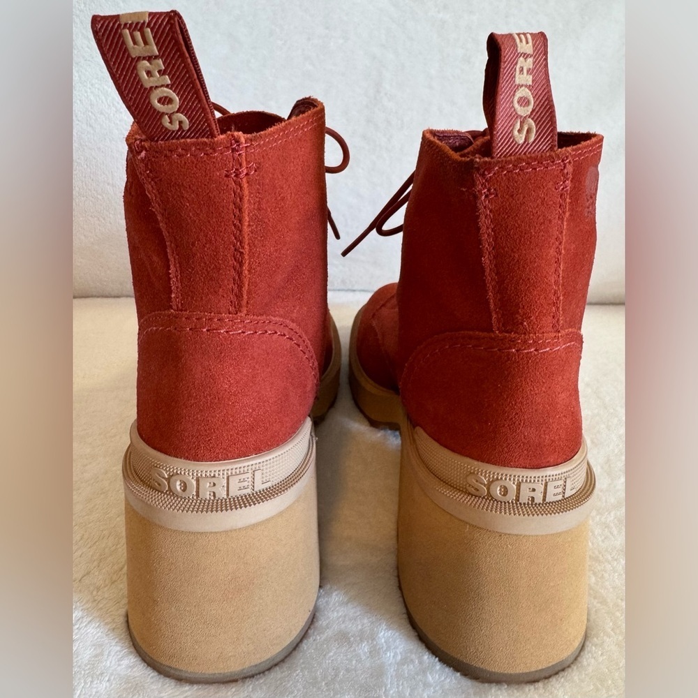NEW Sorel Women's Hi-Line Heel Lace Boot in Warp Red, Tawny Buff Size 7.5 - Picture 6 of 8